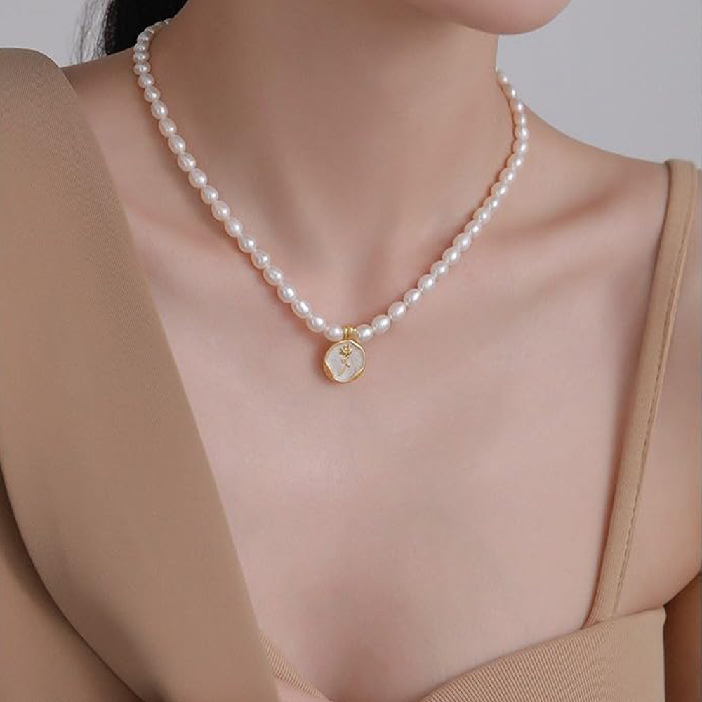 Dollcini Pearl ékszerkészlet 4/8/10 mm - Rózsa/tulipán medál nyaklánc és gyöngy fülbevaló