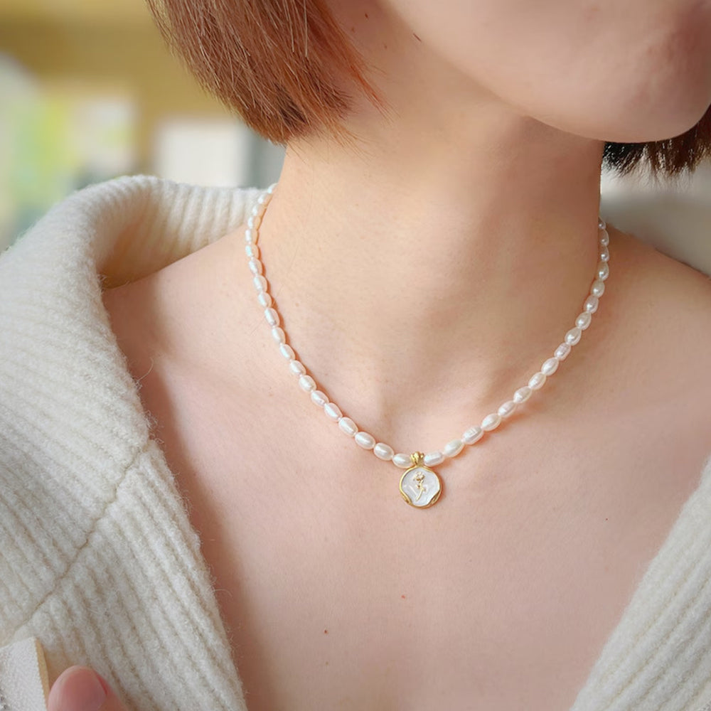 Dollcini Pearl ékszerkészlet 4/8/10 mm - Rózsa/tulipán medál nyaklánc és gyöngy fülbevaló