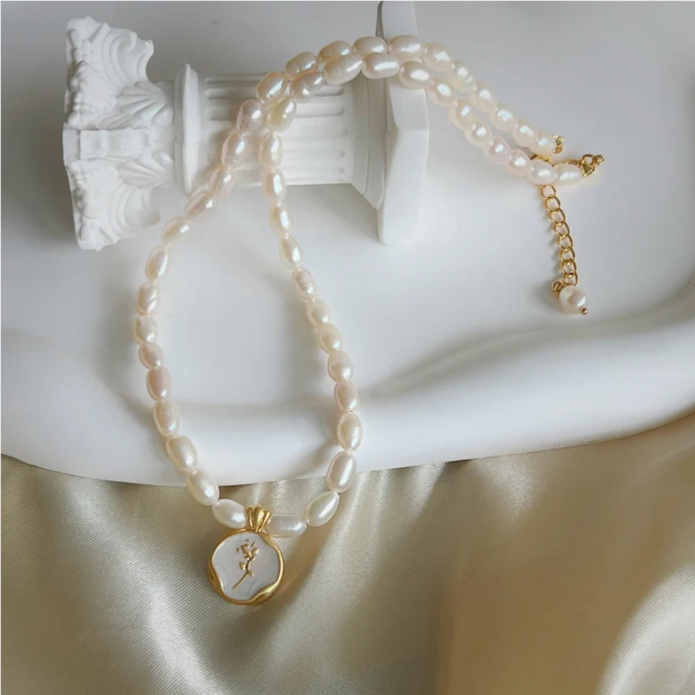 Dollcini Pearl ékszerkészlet 4/8/10 mm - Rózsa/tulipán medál nyaklánc és gyöngy fülbevaló